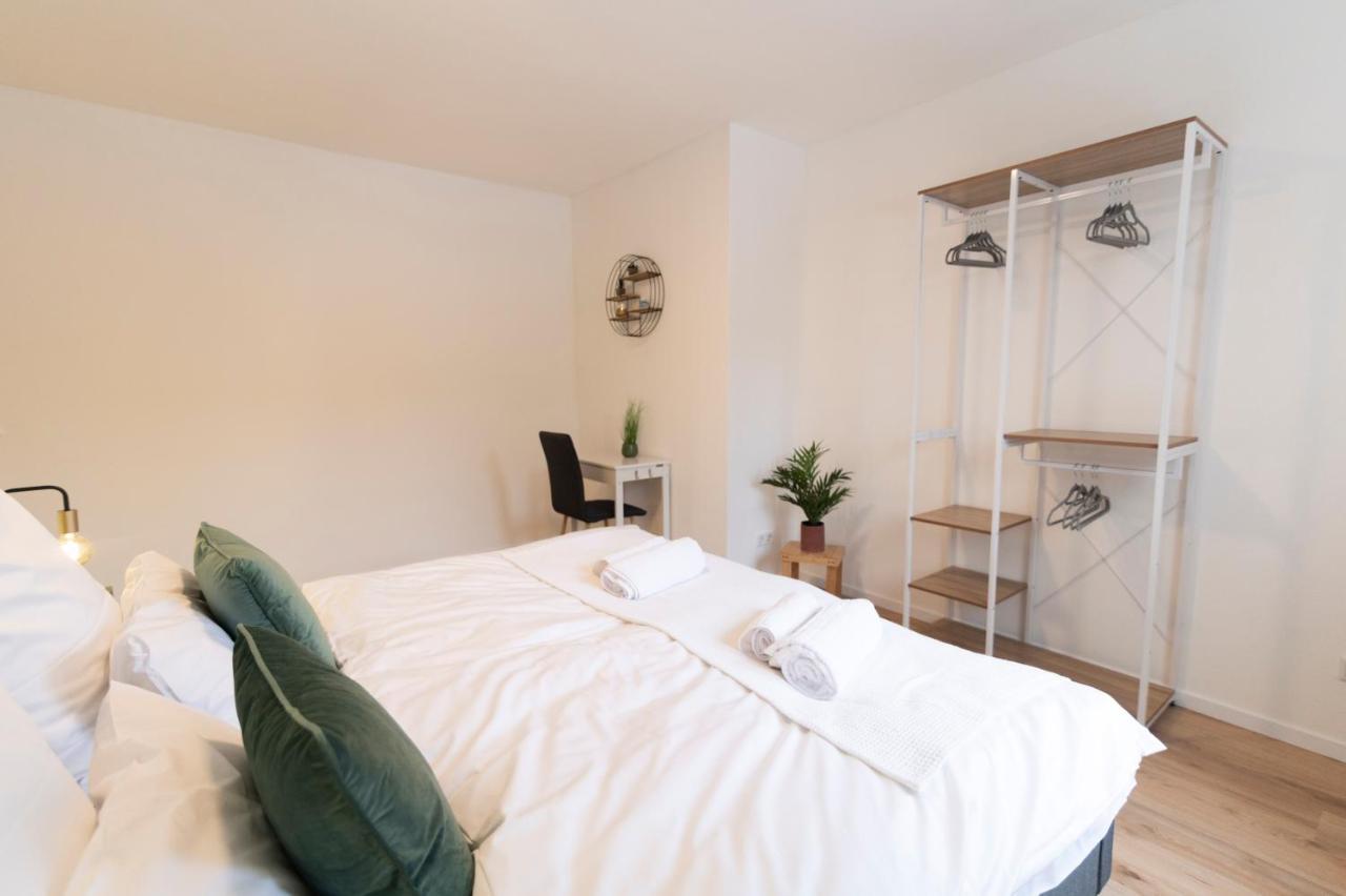 Peter Apartments - Premium Wohnung I 95Qm I 3 Schlafzimmer I Grosses Bad I Kueche I Wohnzimmer I Tv Фулда Екстериор снимка